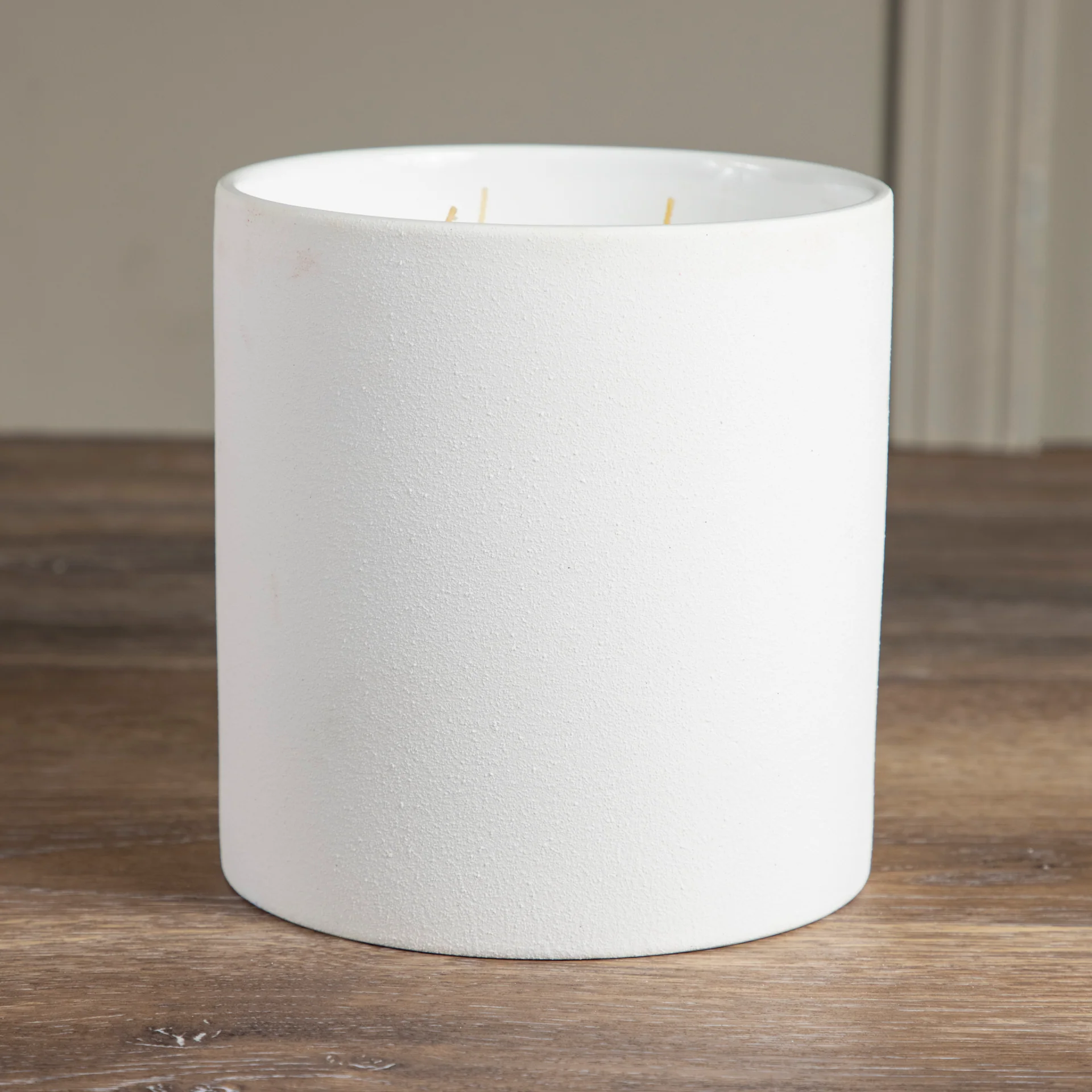 Apotheke Concrete 4-Wick Candle, Sea Salt Grapefruit - Image 3