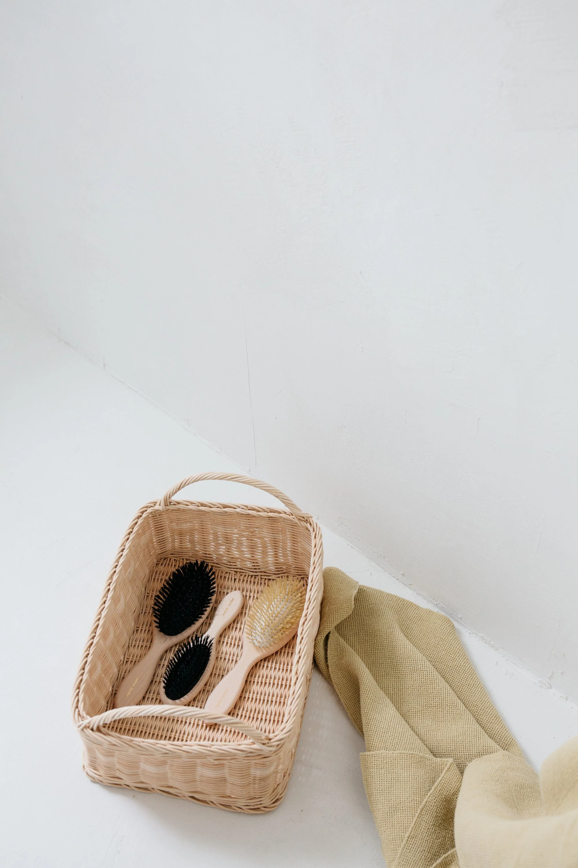 Andree Jardin Beech Wood Tradition Big Detangling Brush - Image 6