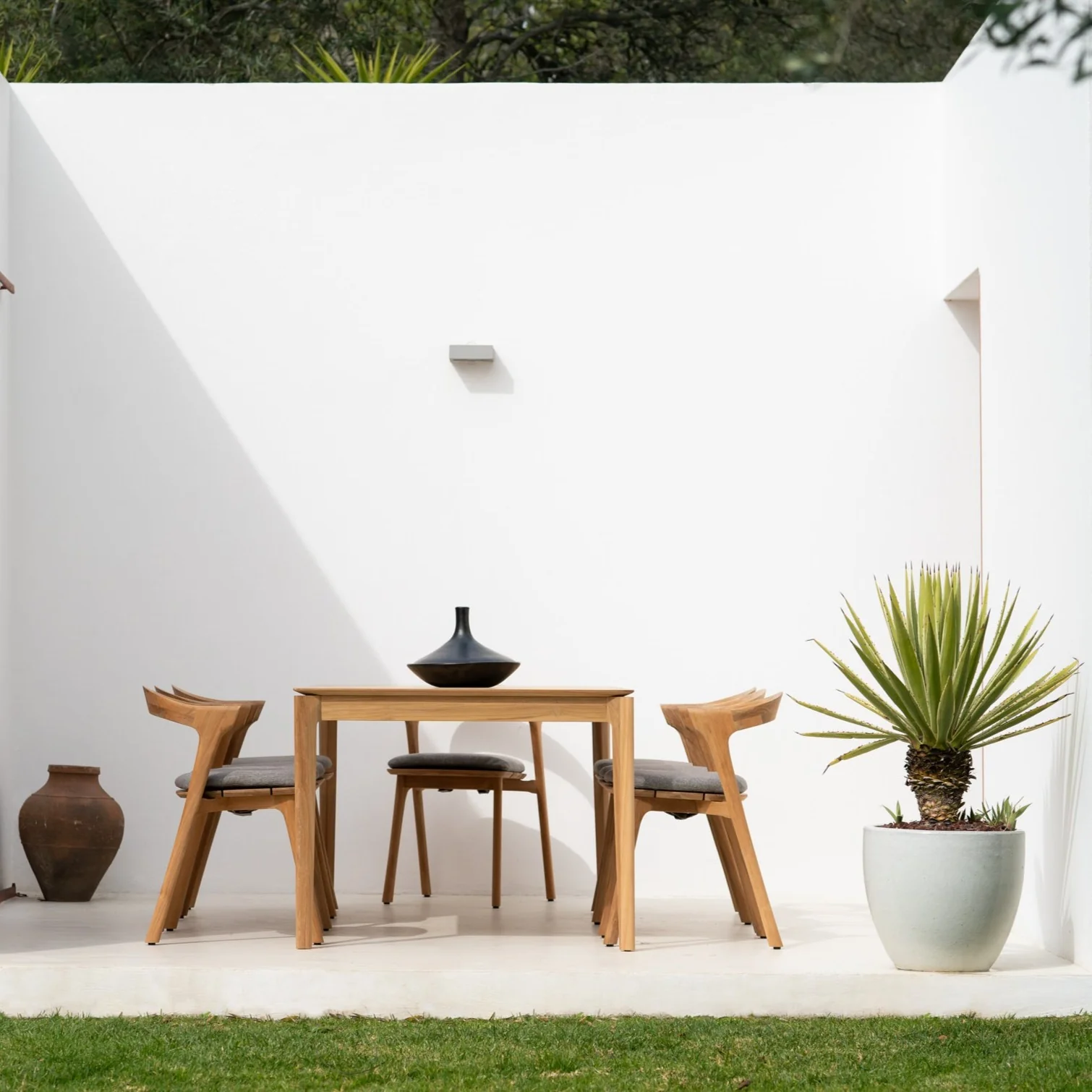 Bok Solid Teak Outdoor Dining Chair With Mocha Fabric Cushion - Image 3