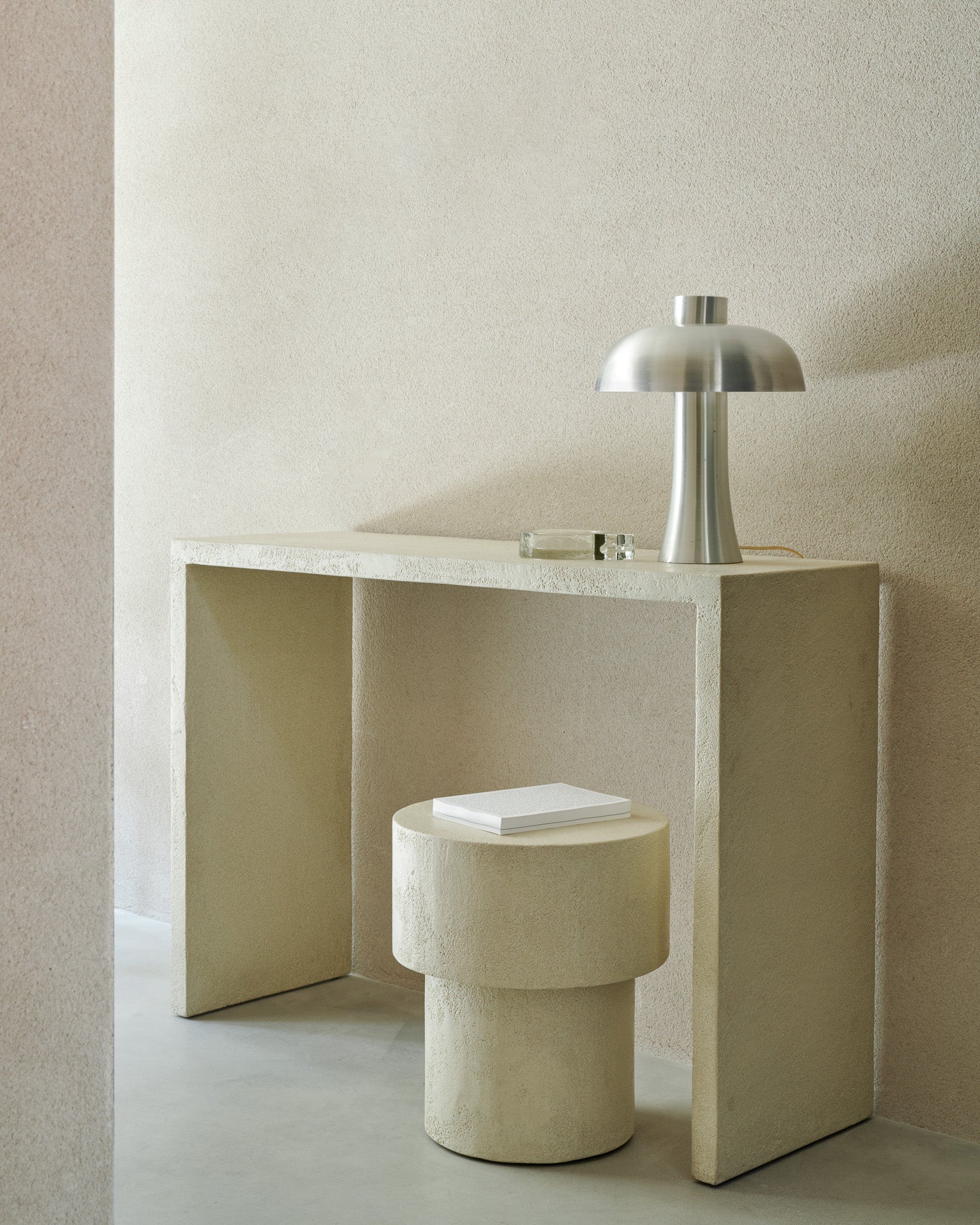 Elements side table - Microcement - Off White - mushroom shape - Image 10