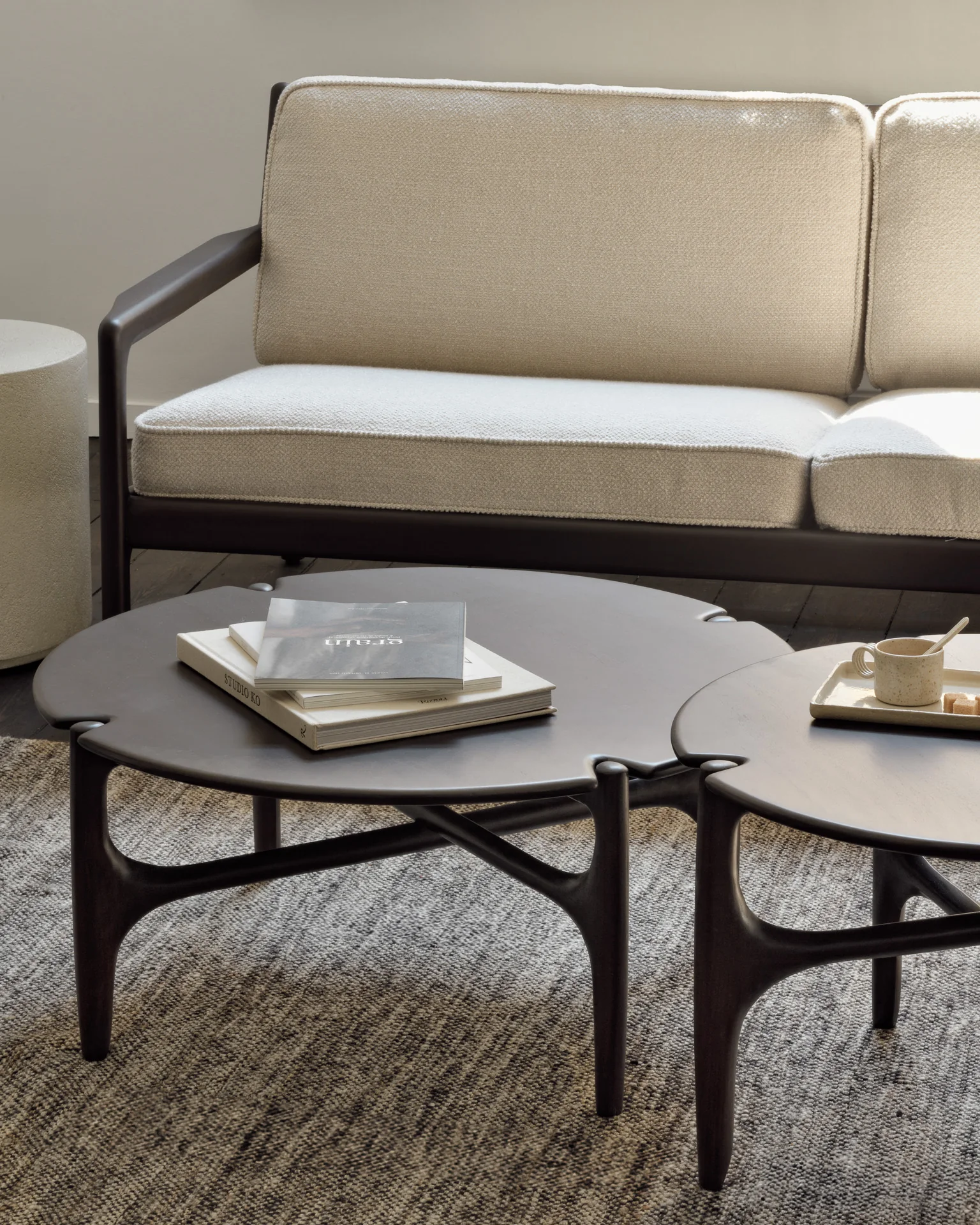 Elements side table - Microcement - Off White - mushroom shape - Image 15