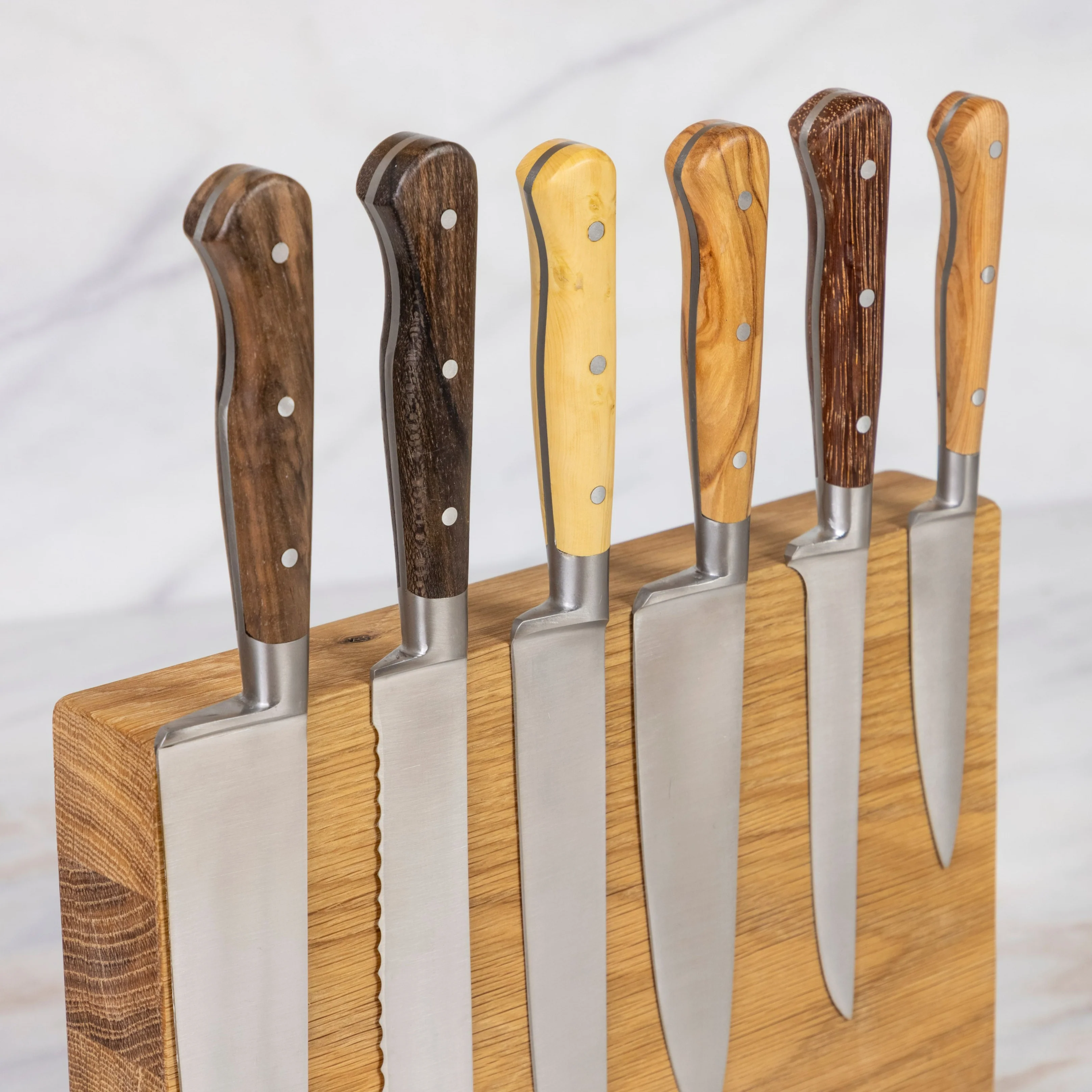 Laguiole en Aubrac Kitchen Knives with Oak Block, Set of 6, Mixed Wood - Image 3