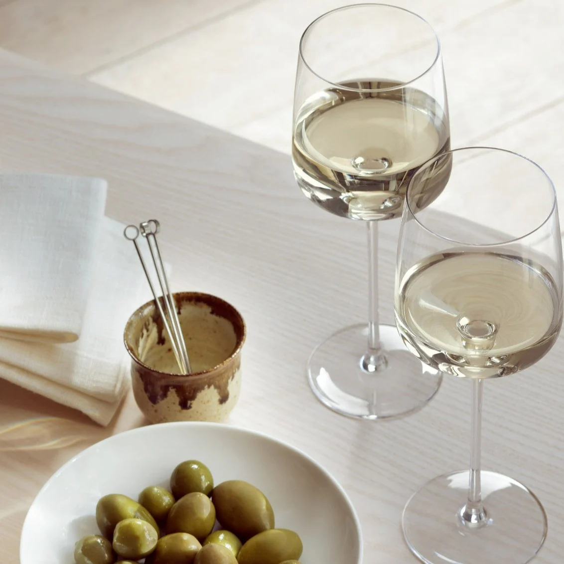 Metropolitan White Wine Glass, Set of 4 - Image 7