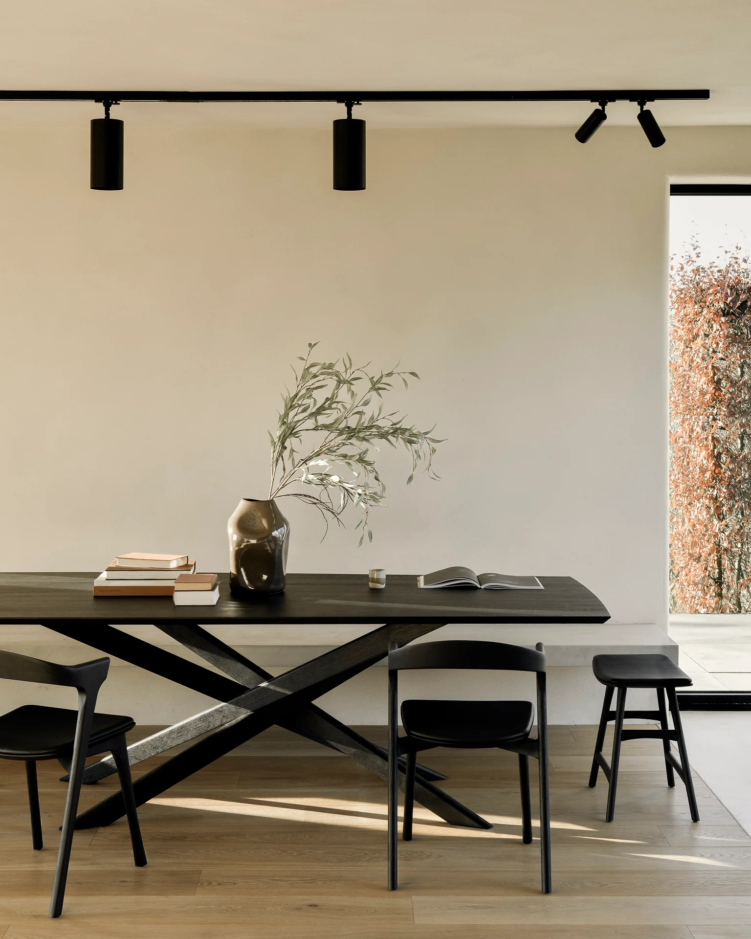 Mikado Dining Table, Varnished Oak, Black, Rectangular - Image 2