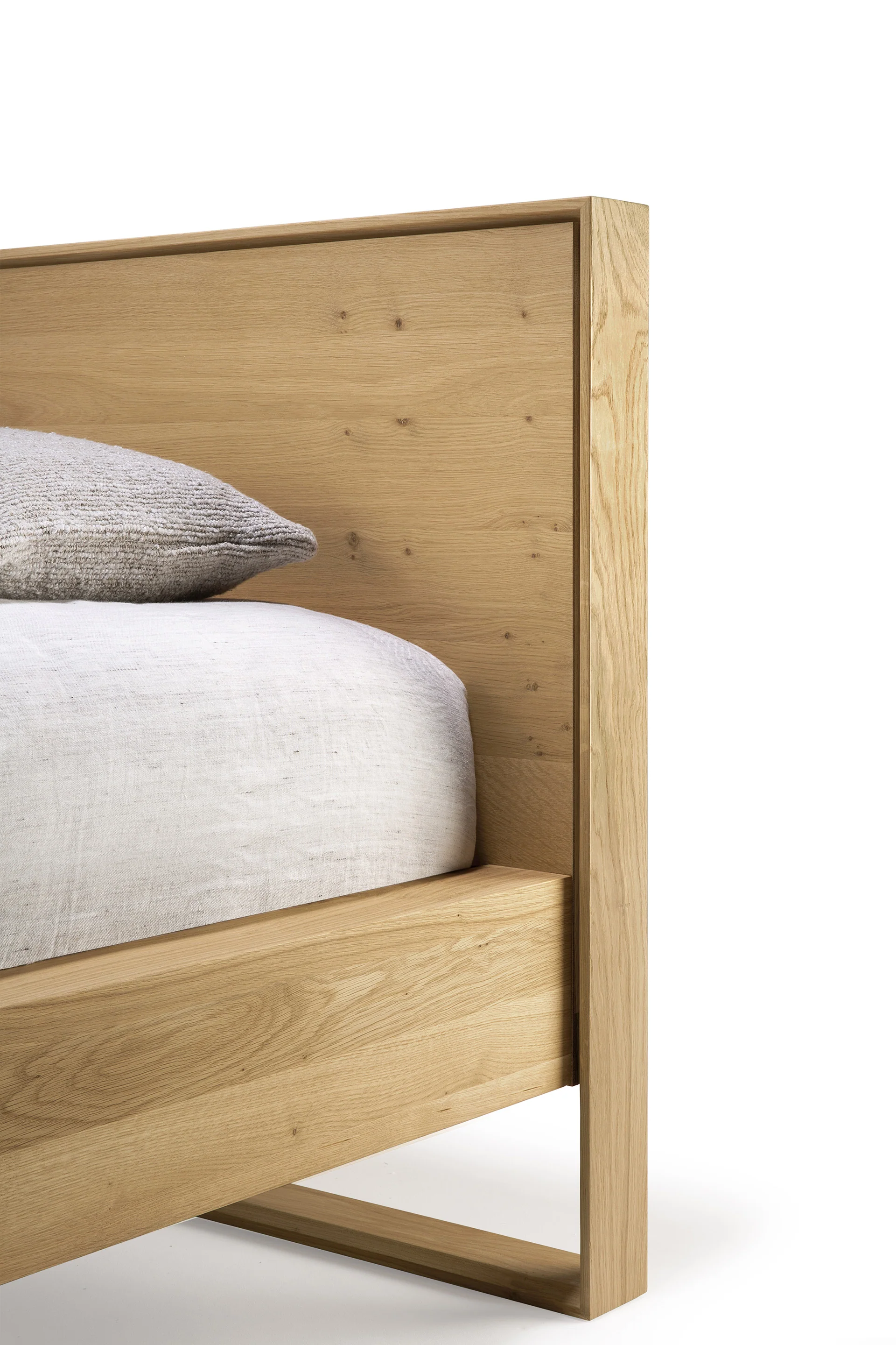 Nordic II Solid Oak Bed, King - Image 9