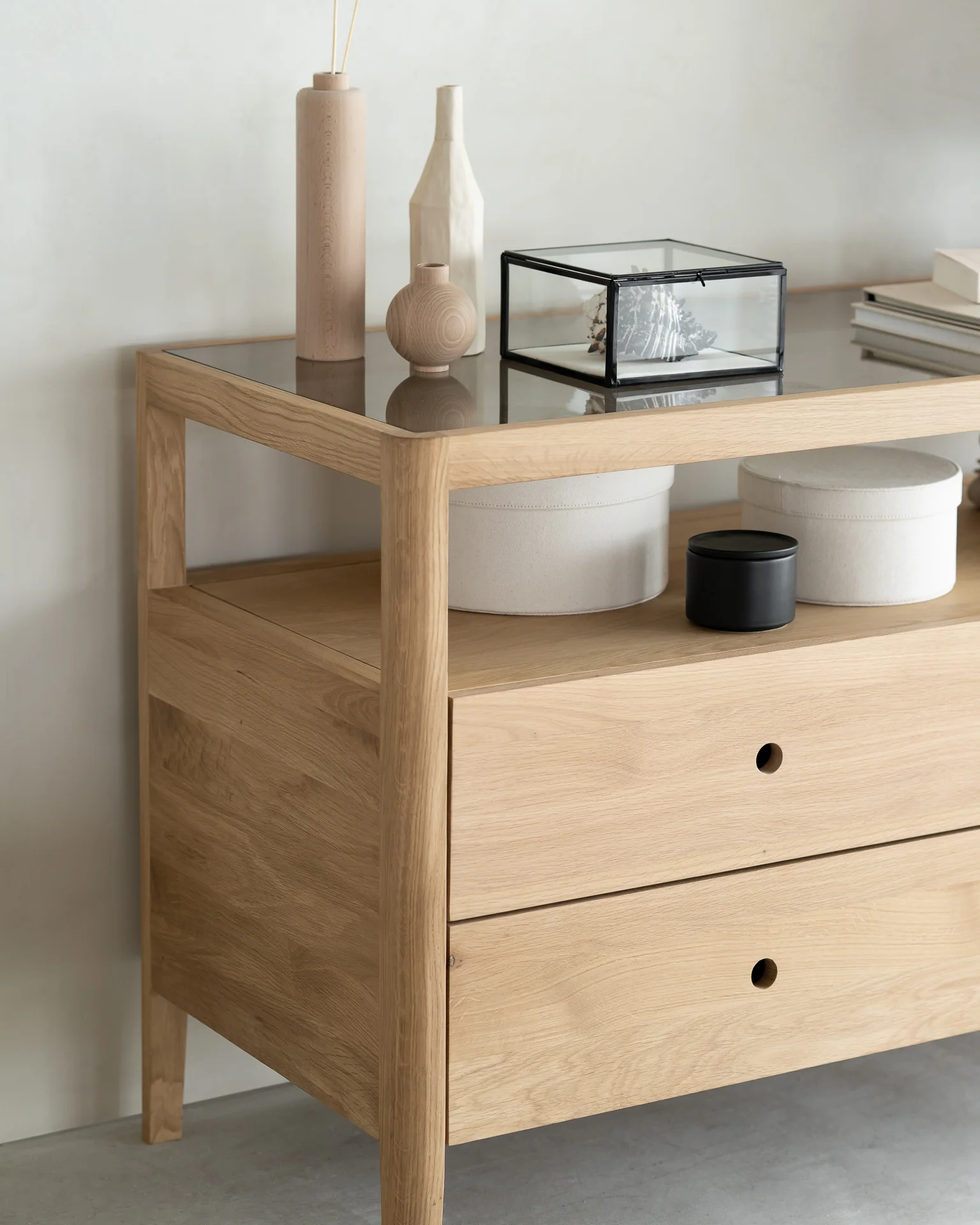 Spindle Solid Oak Dresser - Image 3