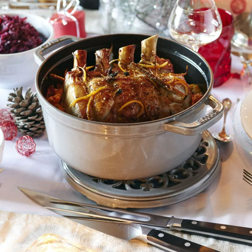 Staub Round Cocotte, 5.5qt, Graphite Grey - Image 9