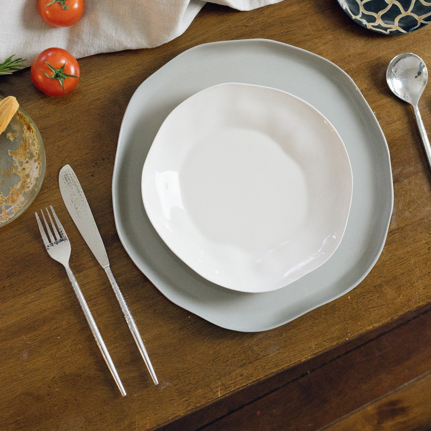 Tam Stoneware Flat Dinner Plate, Sterling, Set of 4 - Image 3